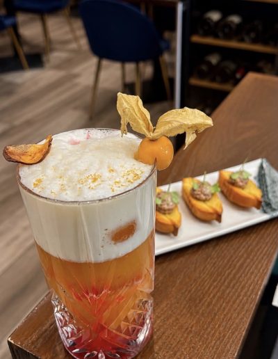 Barmaid à Tours